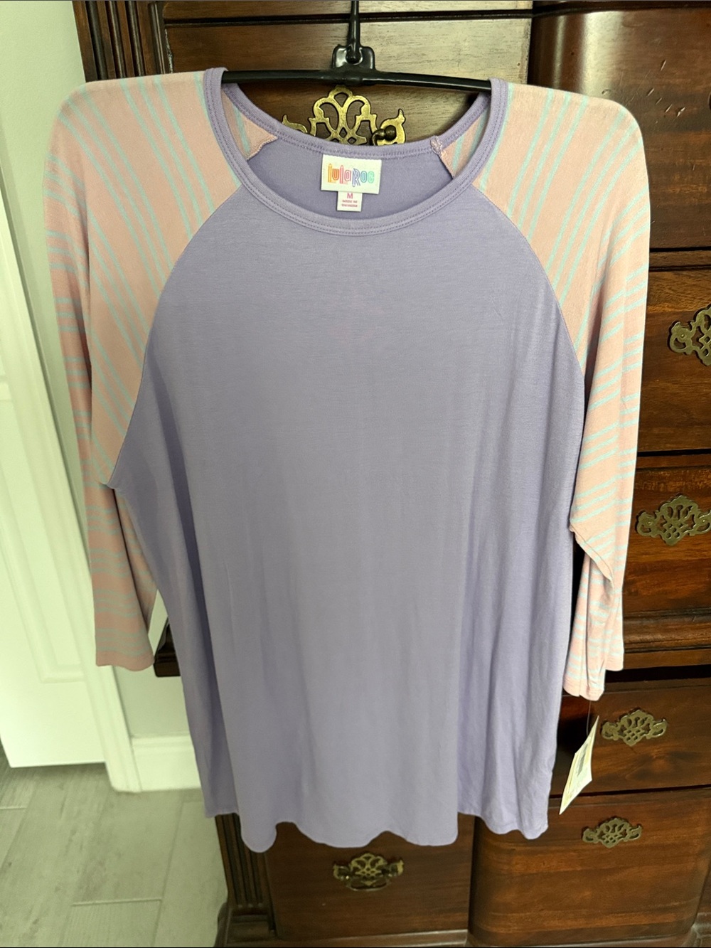 LuLaRoe Lavender Raglan Sleeve Women’s Top
